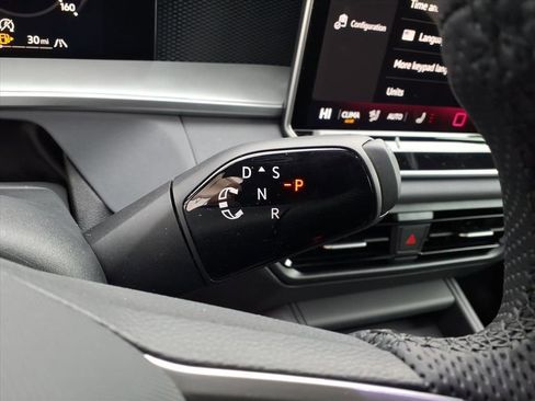 New 2026 Volkswagen Tiguan SE R-Line image 16