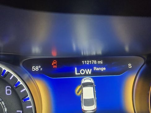 Used 2016 Chrysler 200 C w/ Navigation & Sound Group I image 27