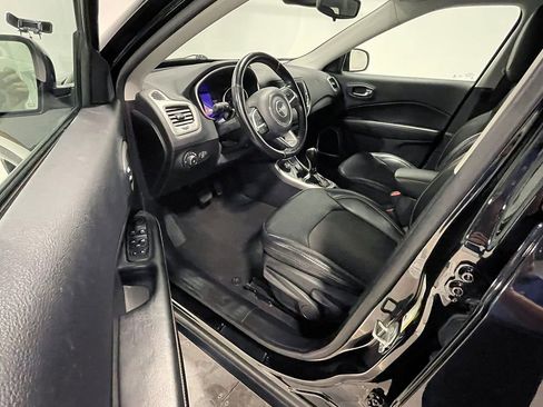 Used 2020 Jeep Compass Latitude w/ Cold Weather Group AWD/4WD image 18