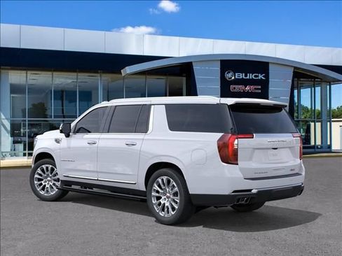 New 2026 GMC Yukon XL Denali w/ Denali Reserve Package AWD/4WD image 3