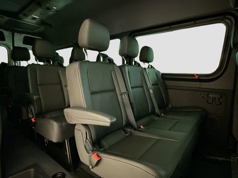 Used 2024 Mercedes-Benz Sprinter 2500 image 17
