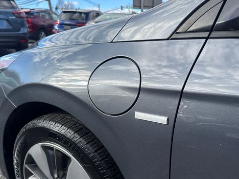 Used 2019 Hyundai Ioniq Plug-In Hybrid image 17