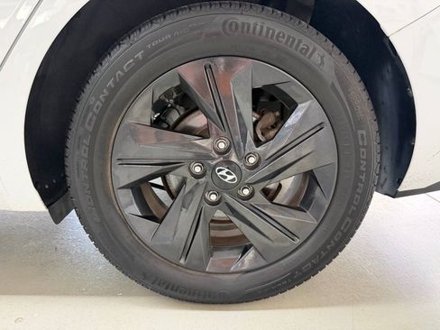 Used 2021 Hyundai Elantra SEL FWD image 29