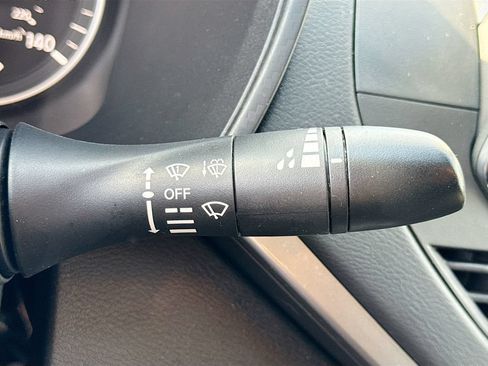 Used 2021 Nissan Altima 2.5 SV FWD image 14
