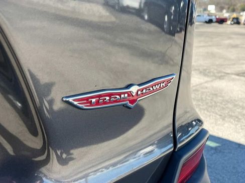 Used 2019 Jeep Cherokee Trailhawk w/ Comfort/Convenience Group image 41