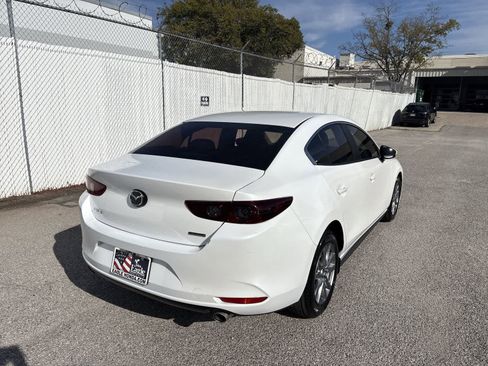 Used 2020 MAZDA MAZDA3 Sedan image 25