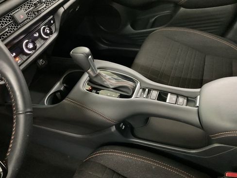 Used 2025 Honda HR-V Sport image 18