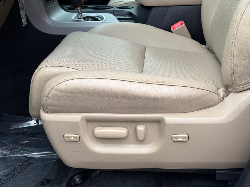 Used 2017 Toyota Sequoia Platinum AWD/4WD image 17