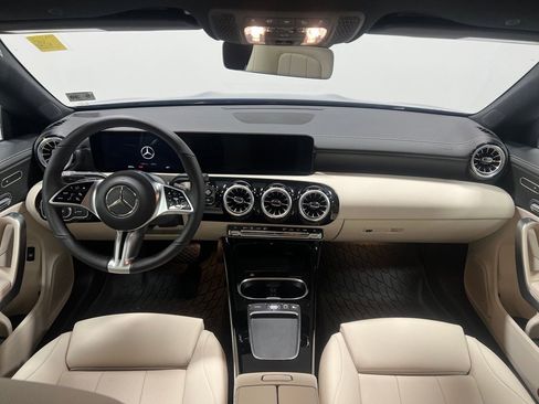 Used 2025 Mercedes-Benz CLA 250 4MATIC image 30