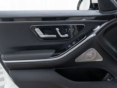 Certified 2022 Mercedes-Benz S 500 4MATIC w/ AMG Line Package image 11