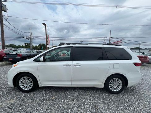 Used 2015 Toyota Sienna XLE FWD image 5
