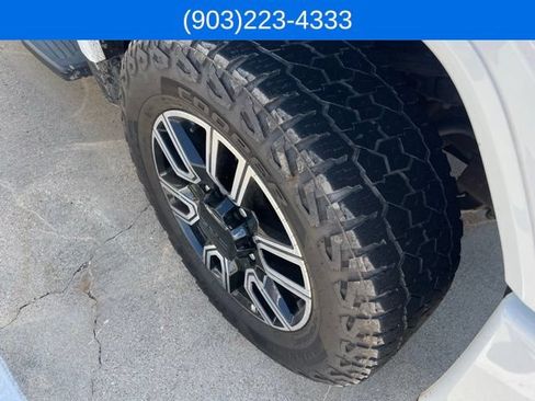 Used 2020 GMC Sierra 2500 AT4 w/ AT4 Premium Package AWD/4WD image 12