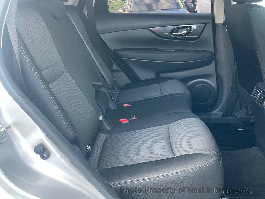 Used 2018 Nissan Rogue S FWD image 12