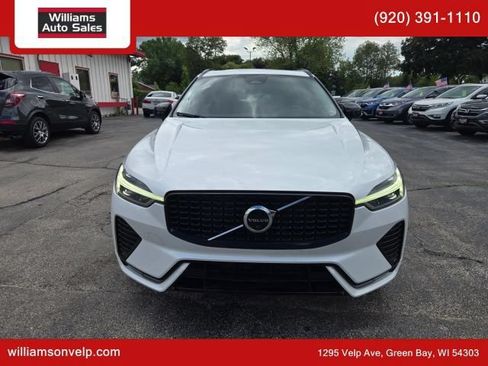 Used 2023 Volvo XC60 B5 Plus AWD/4WD image 9