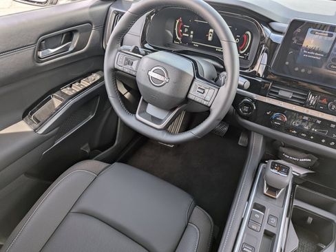 New 2026 Nissan Pathfinder SL FWD image 20