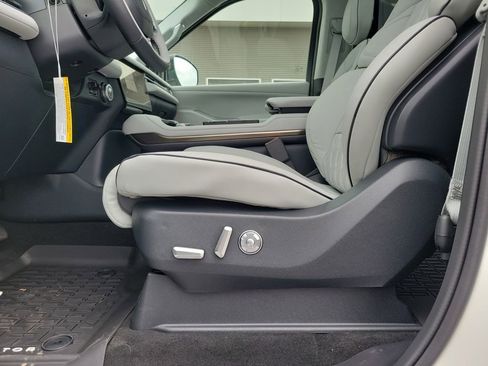 New 2026 Lincoln Navigator L Black Label AWD/4WD image 19