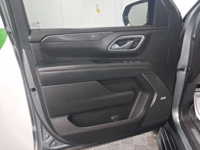 Used 2021 Chevrolet Suburban RST w/ Luxury Package AWD/4WD image 17