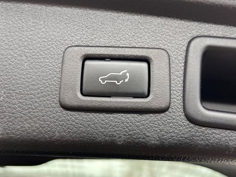 Used 2015 Subaru Forester 2.5i Limited w/ Popular Package #2 image 25