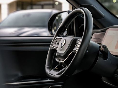 Used 2022 Rivian R1T Adventure image 13