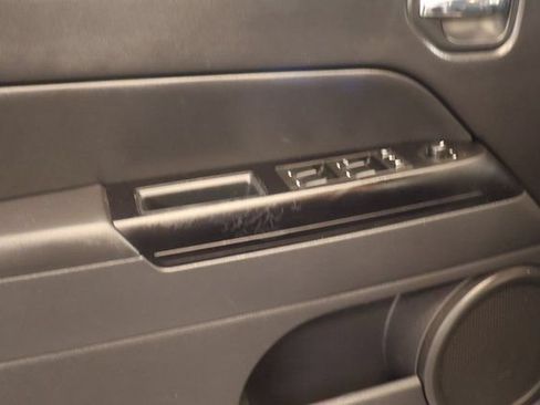Used 2016 Jeep Patriot Sport w/ Power Value Group FWD image 9