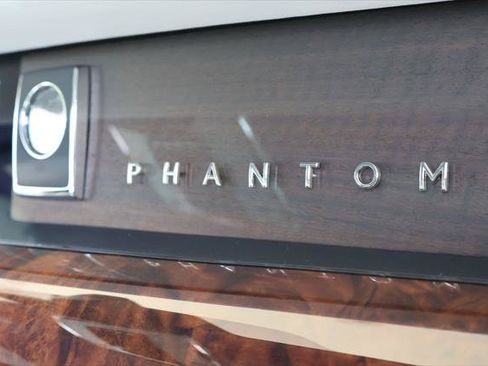 Certified 2023 Rolls-Royce Phantom Extended Wheelbase w/ Leather Finishing Pack RWD image 29