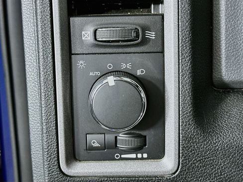Used 2015 RAM 1500 Tradesman w/ Popular Equipment Group AWD/4WD image 16