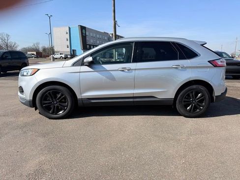 Used 2019 Ford Edge SEL w/ Equipment Group 201A image 3