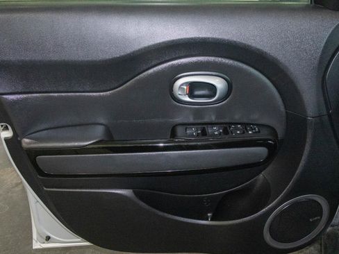 Used 2015 Kia Soul + w/ Audio Package image 11