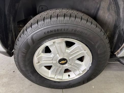 Used 2012 Chevrolet Tahoe LT RWD image 23