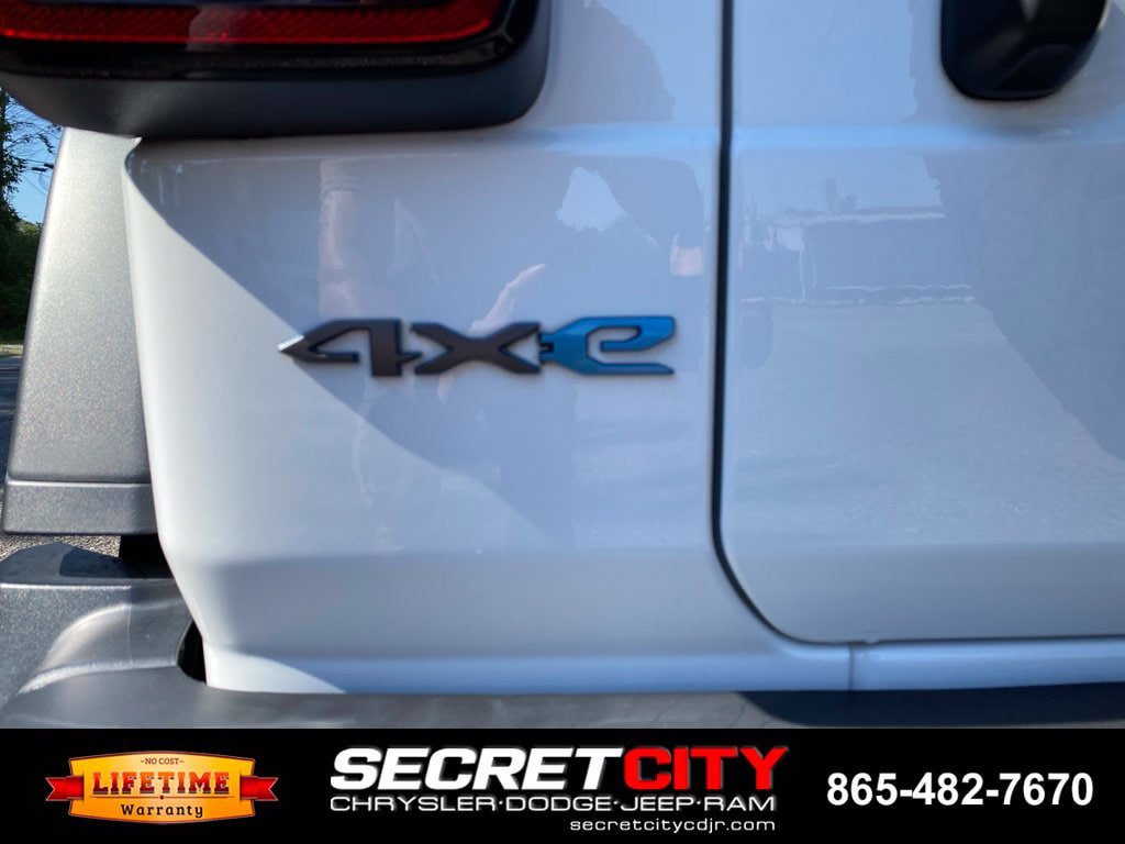 Used 2024 Jeep Wrangler Unlimited AWD/4WD image 9