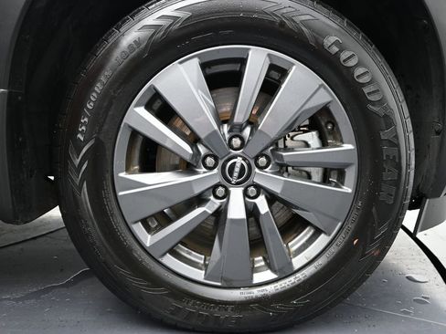 Used 2024 Nissan Pathfinder SV w/ Lighting Package (N92) FWD image 6
