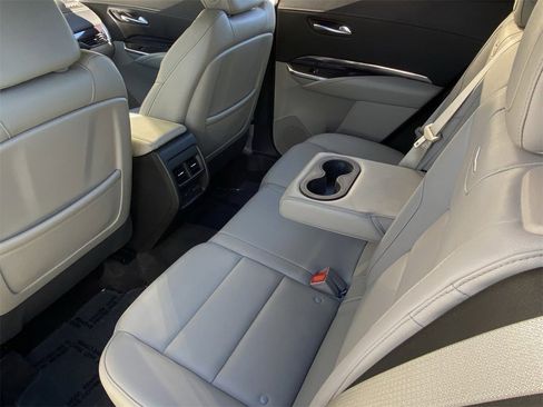 Used 2021 Cadillac XT4 Luxury w/ Cold Weather Package image 17