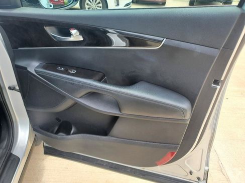 Used 2016 Kia Sorento FWD image 6