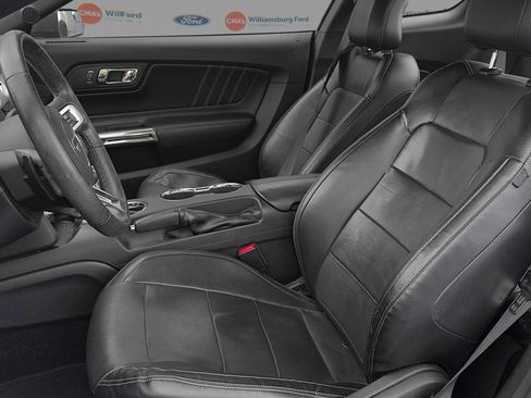 Used 2017 Ford Mustang Premium image 5