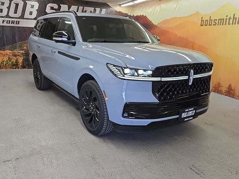 New 2025 Lincoln Navigator Reserve w/ Jet Appearance Package image 8