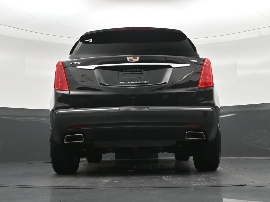 Used 2017 Cadillac XT5 FWD image 32