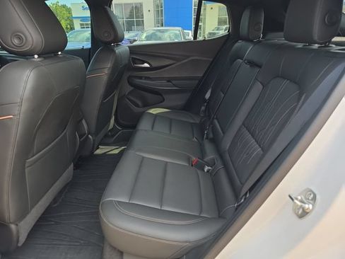 Used 2025 Buick Envista Avenir FWD image 11