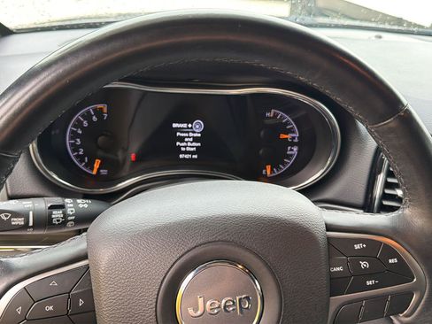 Used 2019 Jeep Grand Cherokee Limited AWD/4WD image 14