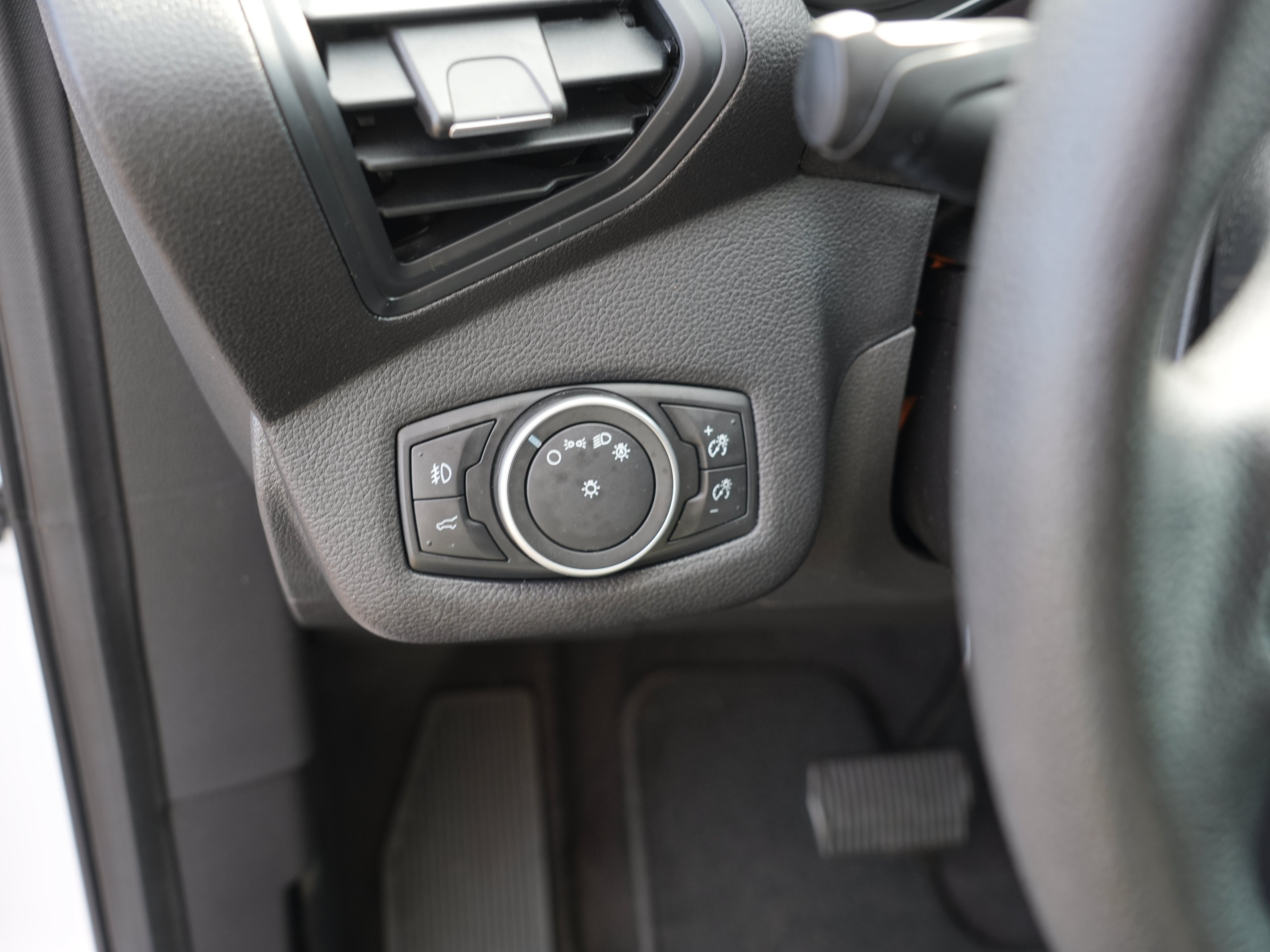 Used 2019 Ford Escape SE AWD/4WD image 16