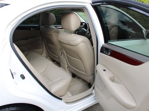 Used 2004 Lexus ES 330 image 6