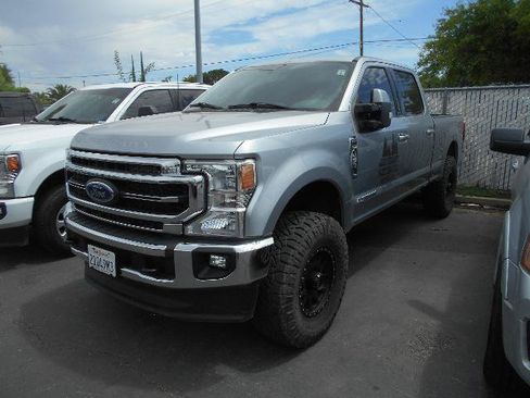 Certified 2022 Ford F250 Lariat w/ FX4 Off-Road Package AWD/4WD image 3