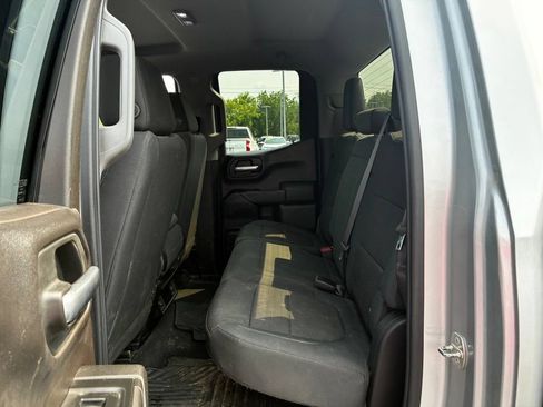 Used 2019 Chevrolet Silverado 1500 Custom w/ Custom Value Package AWD/4WD image 17