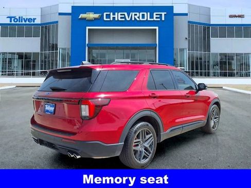 Used 2025 Ford Explorer ST image 5