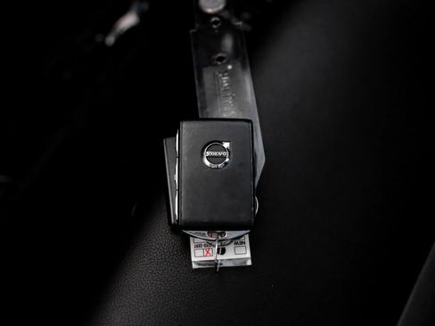 Used 2020 Volvo S60 T5 Momentum image 53