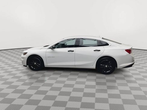 Used 2017 Chevrolet Malibu LT w/ Leather Package FWD image 32