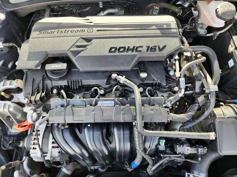 Used 2023 Hyundai Elantra SEL w/ Convenience Package image 19