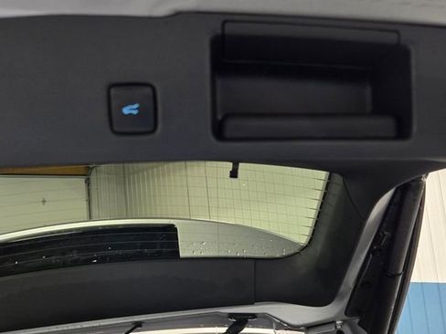 Used 2024 Ford Escape SE image 60