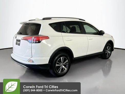 Used 2017 Toyota RAV4 XLE FWD image 15