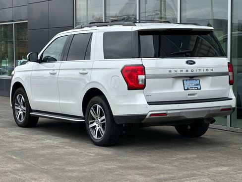 Used 2022 Ford Expedition XLT w/ Equipment Group 202A image 5