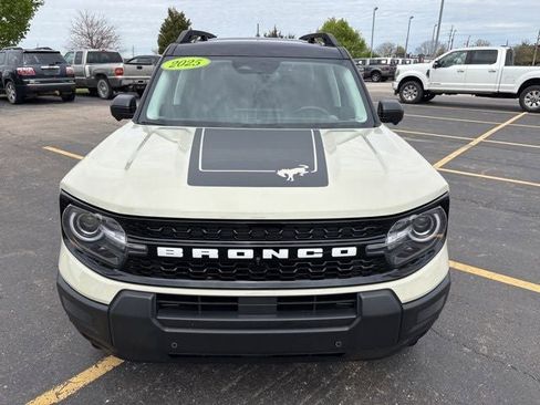 Used 2025 Ford Bronco Sport Outer Banks w/ Outer Banks Tech Package+ AWD/4WD image 21